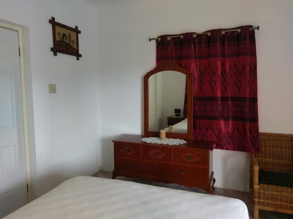 Polish Princess Guest House Port Antonio Bagian luar foto