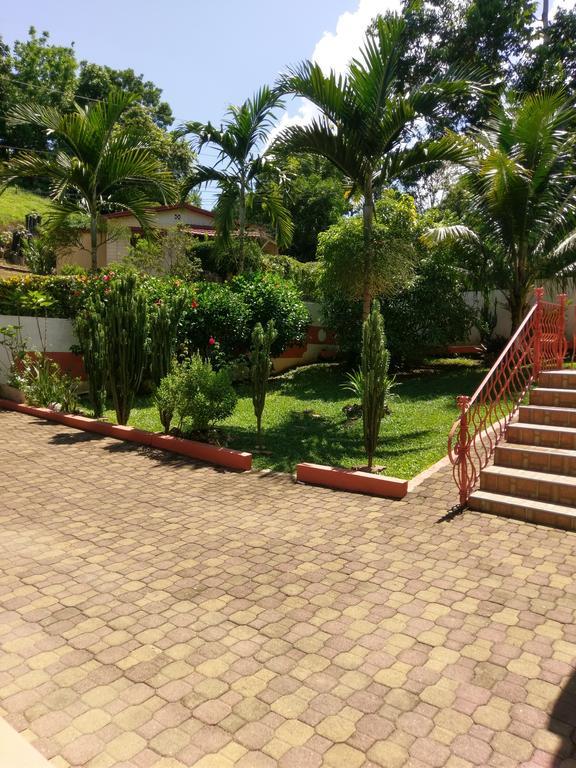 Polish Princess Guest House Port Antonio Bagian luar foto