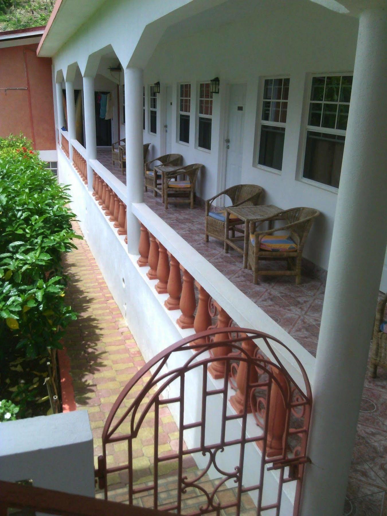 Polish Princess Guest House Port Antonio Bagian luar foto