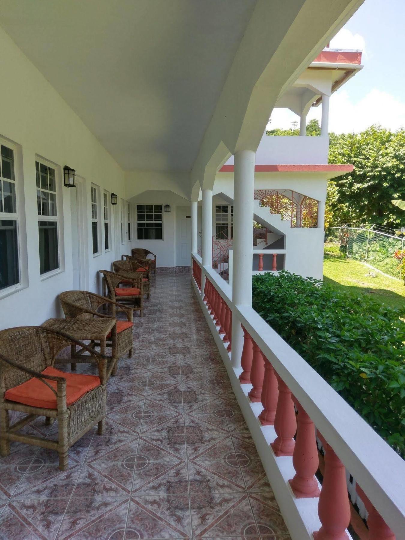 Polish Princess Guest House Port Antonio Bagian luar foto