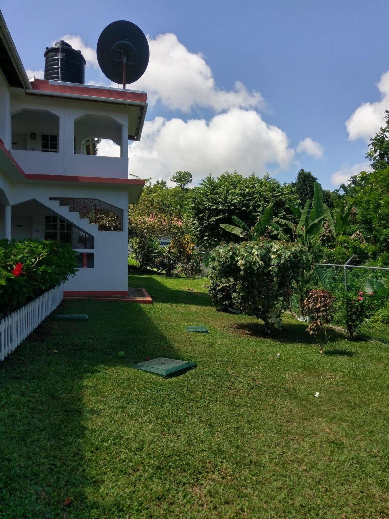 Polish Princess Guest House Port Antonio Bagian luar foto
