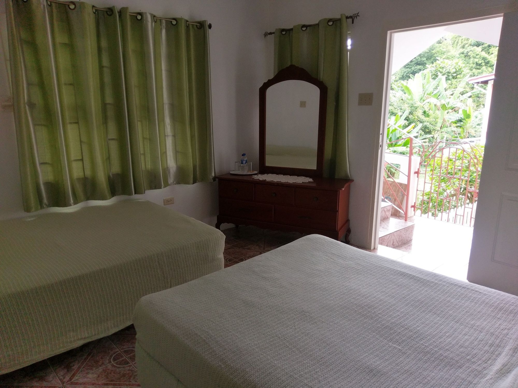 Polish Princess Guest House Port Antonio Bagian luar foto